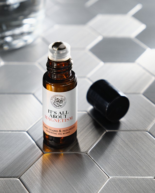 Смесь эфирных масел с природными феромонами «Магнетизм». «Илан-иланг &amp; Пачули»