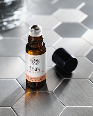 Смесь эфирных масел с природными феромонами «Магнетизм». «Илан-иланг &amp; Пачули»