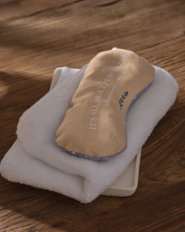 Расслабляющая подушечка на глаза с лавандой «It's all about Peace &amp; Quiet»