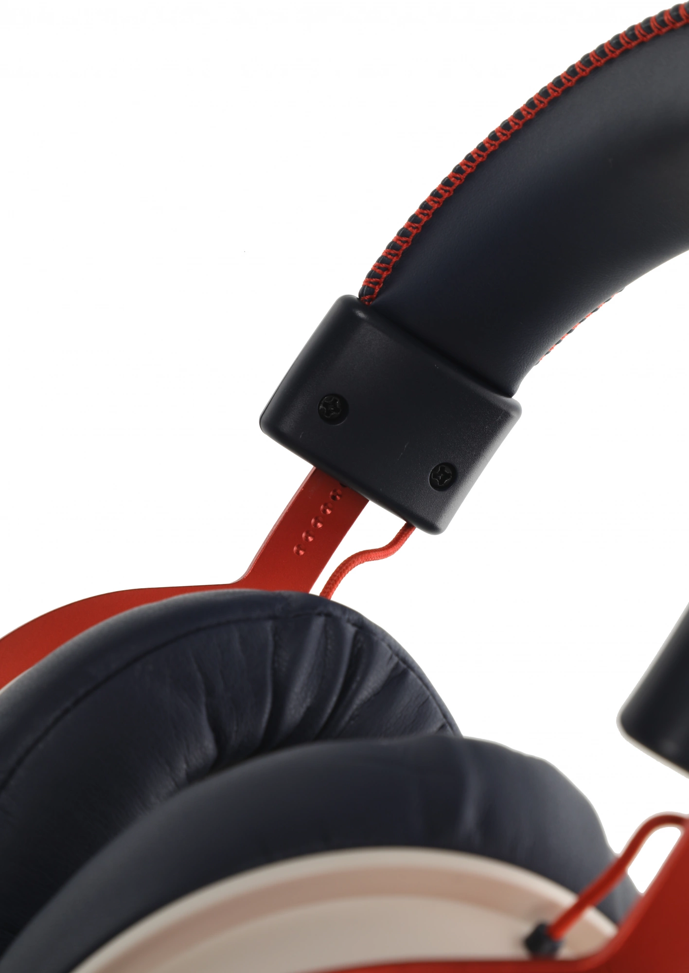 A4Tech Bloody M595 Renegade черный 2.3м мониторные USB (M595)