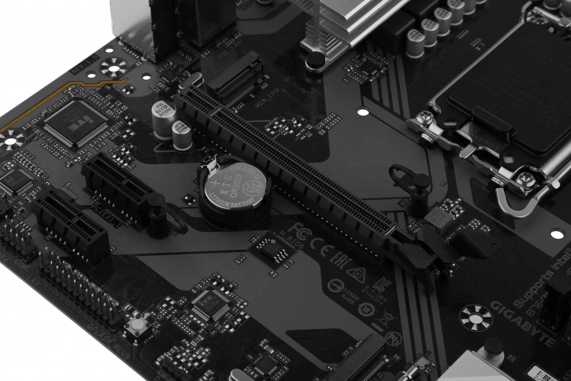 GIGABYTE B760M D3HP DDR4