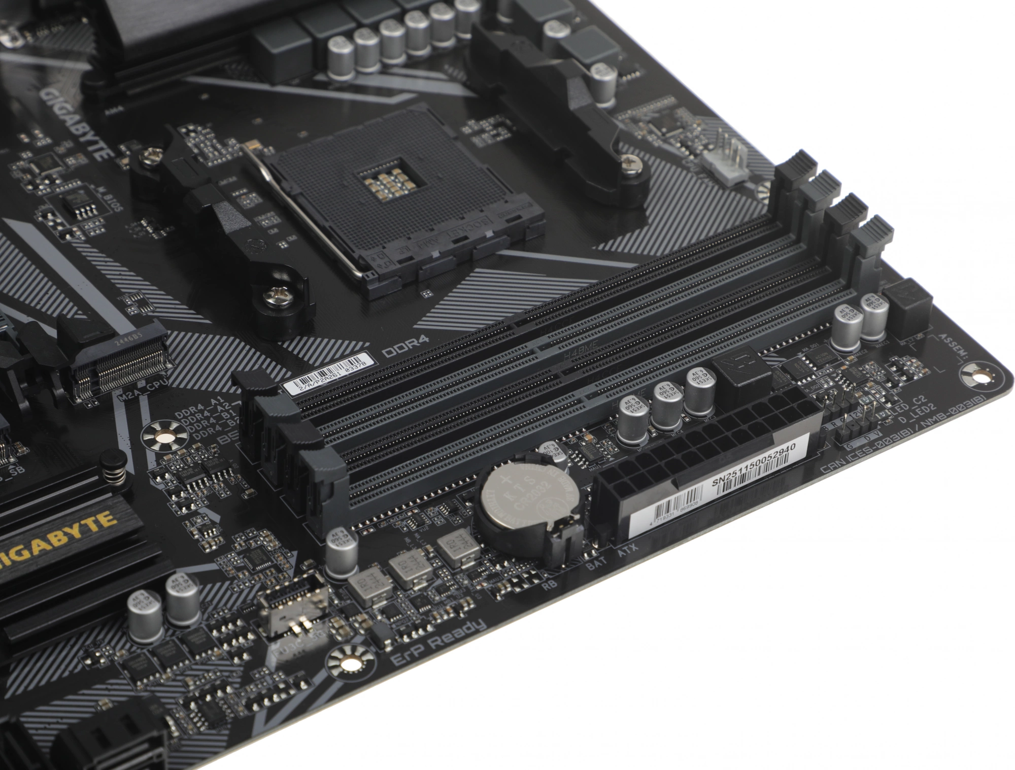 Материнская плата Gigabyte B550M DS3H AC R2 Soc-AM4 AMD B550 4xDDR4 mATX AC`97 8ch(7.1) GbLAN RAID+HDMI+DP Материнская плата Gigabyte B550M DS3H AC R2 Soc-AM4 AMD B550 4xDDR4 mATX AC`97 8ch(7.1) GbLAN RAID+HDMI+DP