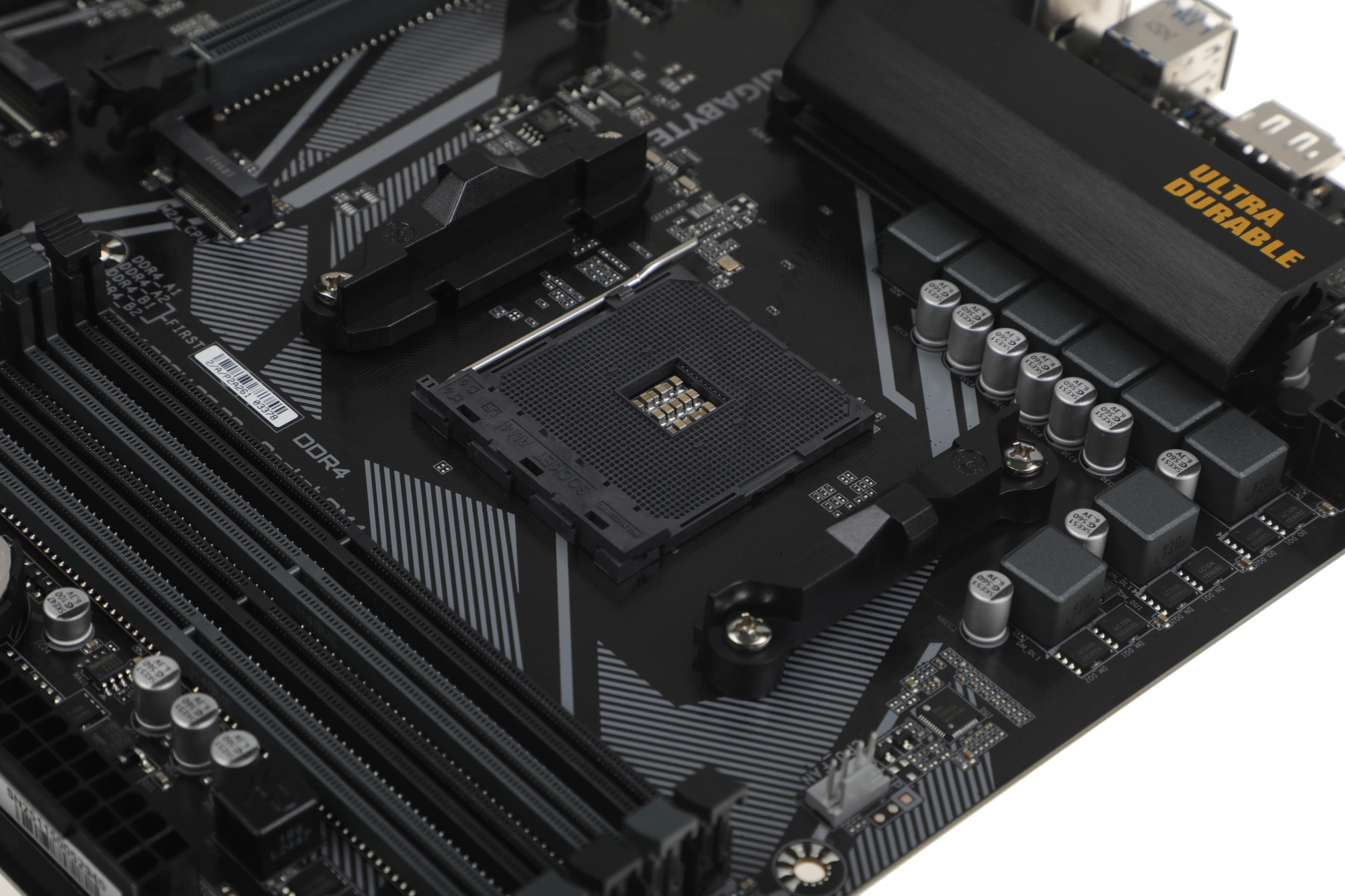 Материнская плата Gigabyte B550M DS3H AC R2 Soc-AM4 AMD B550 4xDDR4 mATX AC`97 8ch(7.1) GbLAN RAID+HDMI+DP Материнская плата Gigabyte B550M DS3H AC R2 Soc-AM4 AMD B550 4xDDR4 mATX AC`97 8ch(7.1) GbLAN RAID+HDMI+DP