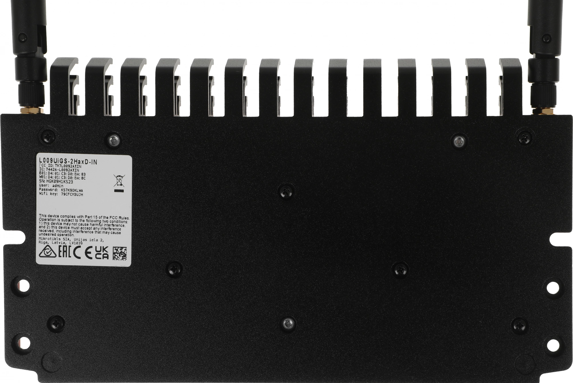 MikroTik L009UiGS-2HaxD-IN Маршрутизатор Wi-Fi 6, 2.4Ггц, 8*1Gbit, 1*SFP 2.5Gbit