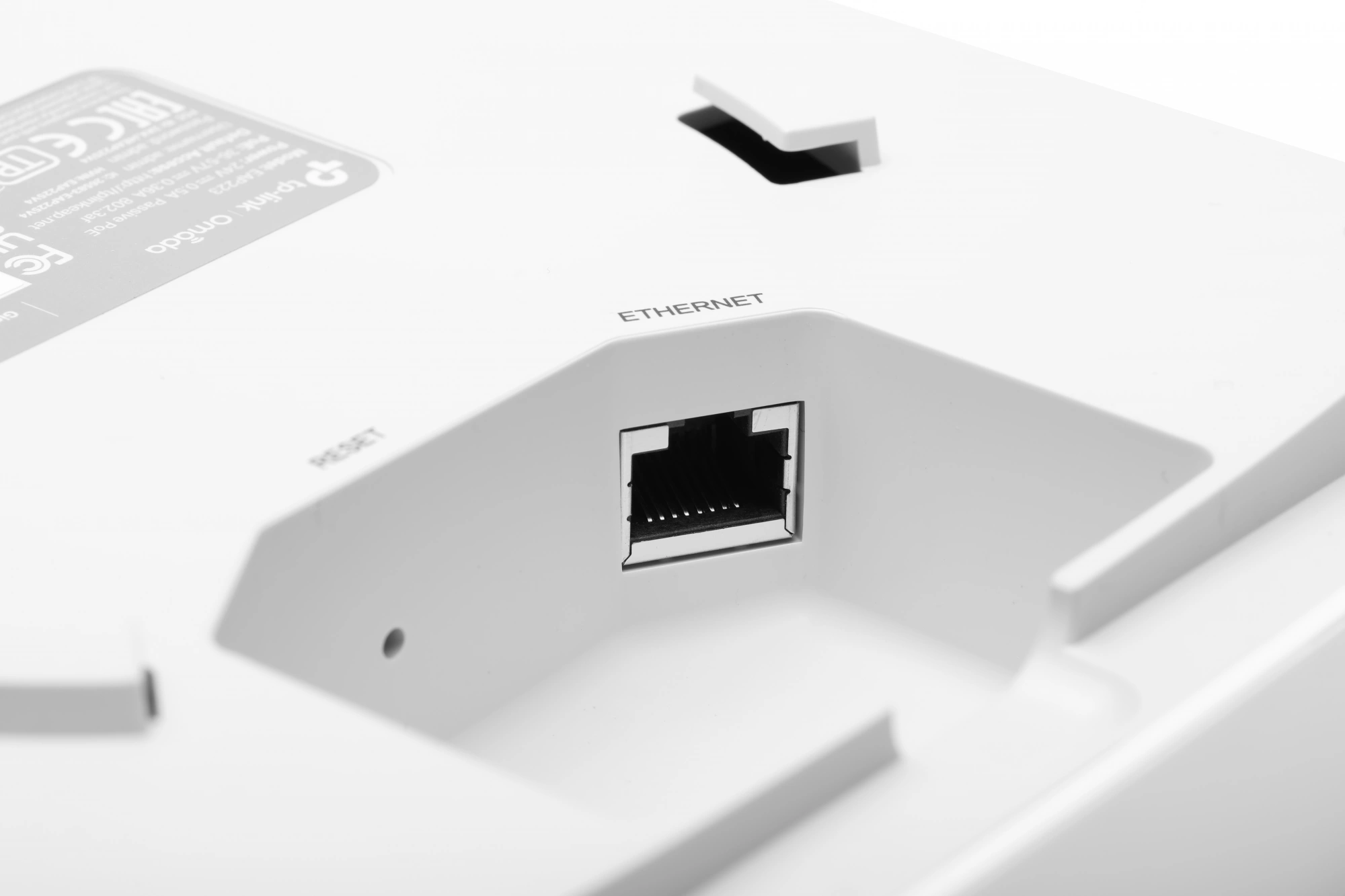 TP-Link EAP223 Потолочная точка доступа Wi-Fi AC1350 TP-Link EAP223 Потолочная точка доступа Wi-Fi AC1350