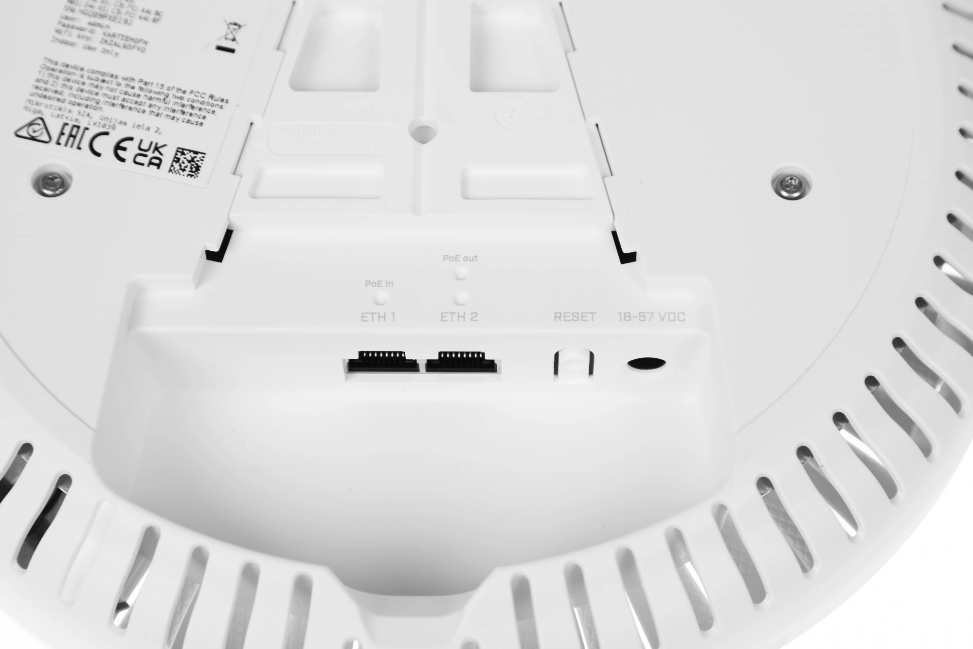 MikroTik cAPGi-5HaxD2HaxD Точка доступа cAP ax Wi-Fi 6, AX1800, 2*RJ45 1Gbit