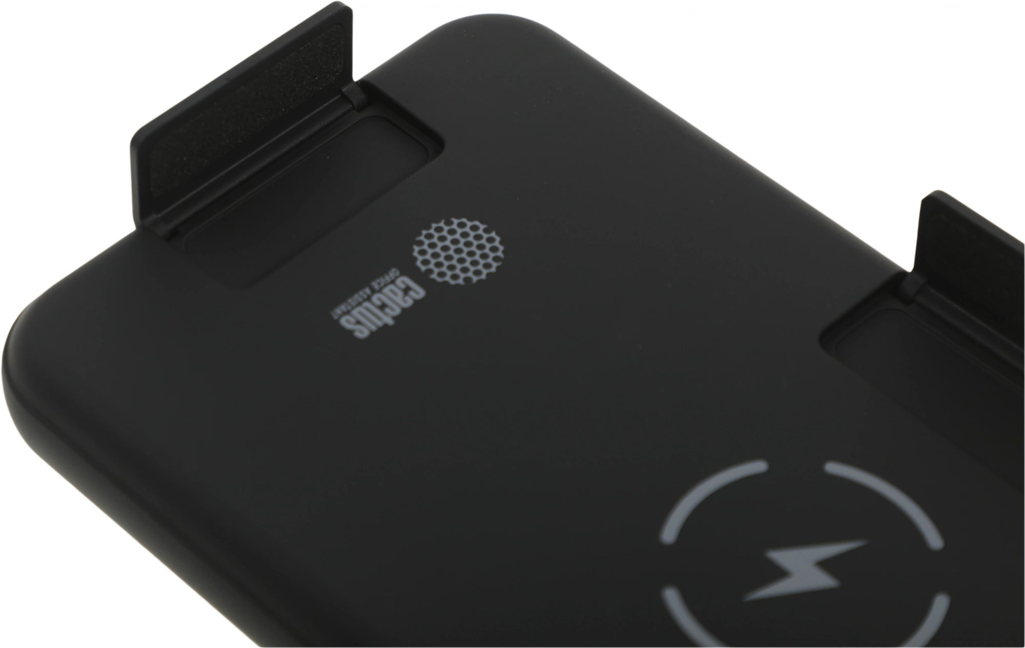 Мобильный аккумулятор Cactus CS-PBFSQT-10000 Li-Pol 10000mAh 3A+3A черный 1xUSB беспроводная зарядка Мобильный аккумулятор Cactus CS-PBFSQT-10000 Li-Pol 10000mAh 3A+3A черный 1xUSB беспроводная зарядка