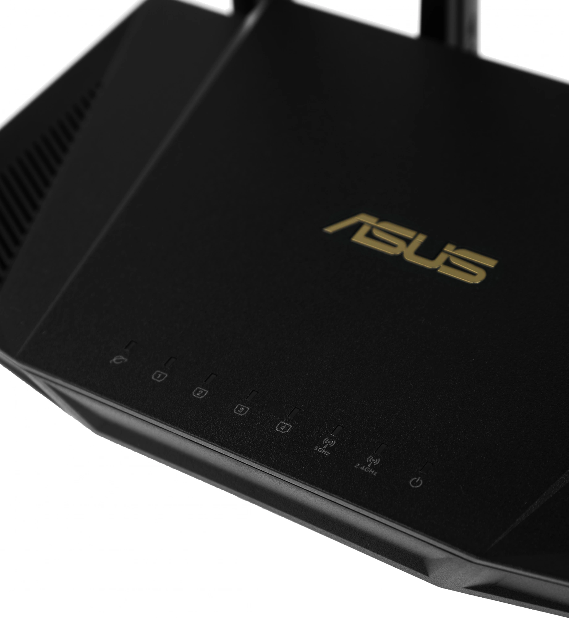 ASUS RT-AX58U Роутер беспроводной4 LAN, 1000 Мбит/с, 4 (802.11n), 5 (802.11ac), 6 (802.11ax), 1 x USB 3.1, 3G, 4G/LTE, IPv6