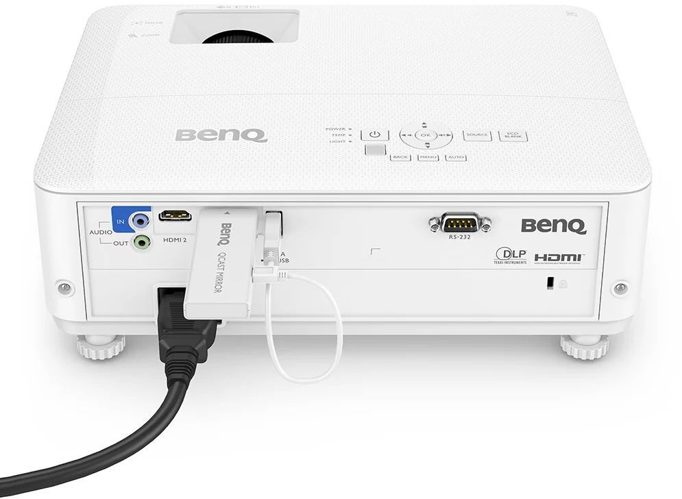 BenQ TH585P {DLP 3500Lm (1920x1080) 10000:1 ресурс лампы:4000часов 1xUSB typeA 2xHDMI 2.79кг} [9H.JLS77.14E]