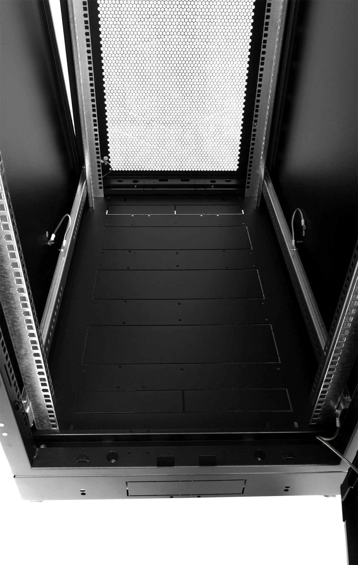 ЦМО Шкаф телекоммуникационный напольный 42U (600x800) дверь стекло, цвет чёрный  (ШТК-М-42.6.8-1ААА-9005) (3 коробки)