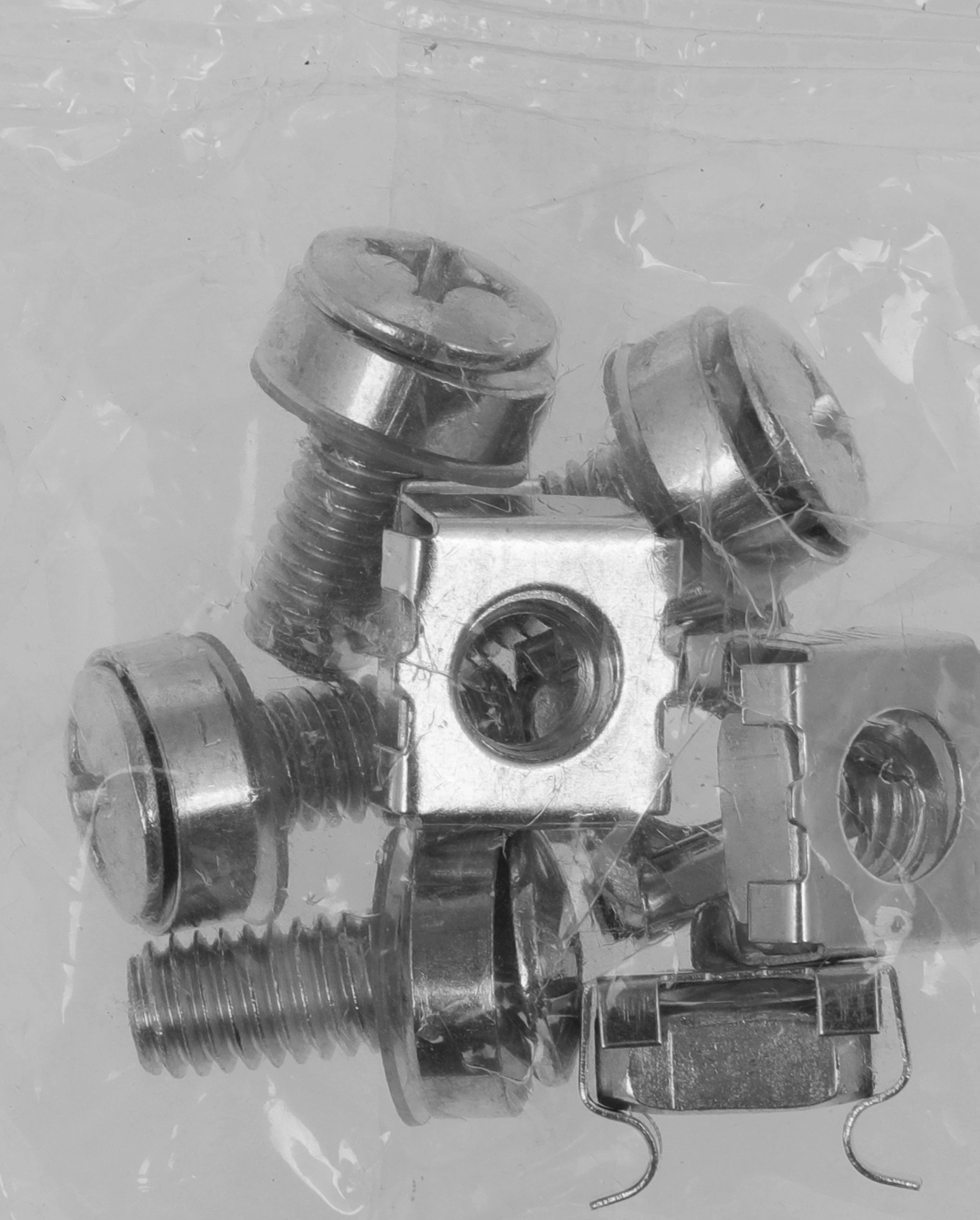 ЦМО Горизонтальный кабельный органайзер без окон 19" 1U, 4 кольца, черный (ГКО-4.62-9005)