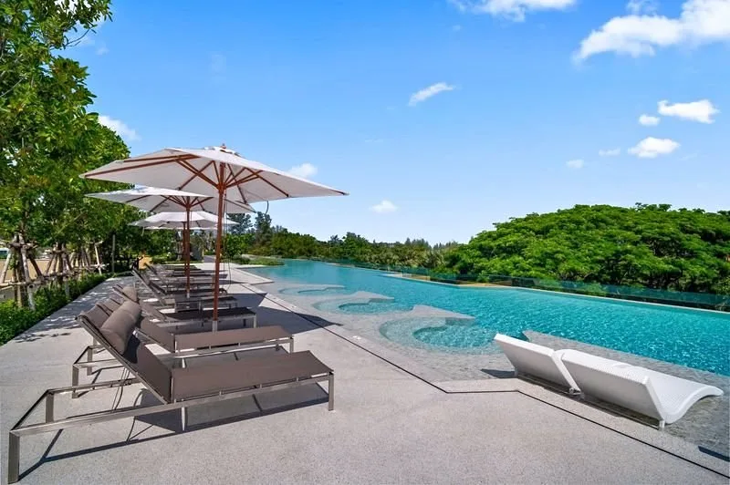 Современный 3-комнатный кондоминиум в Laguna Beachside Residences