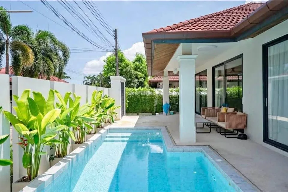Современная вилла с бассейном в аренду на Laguna Bang Tao Beach
