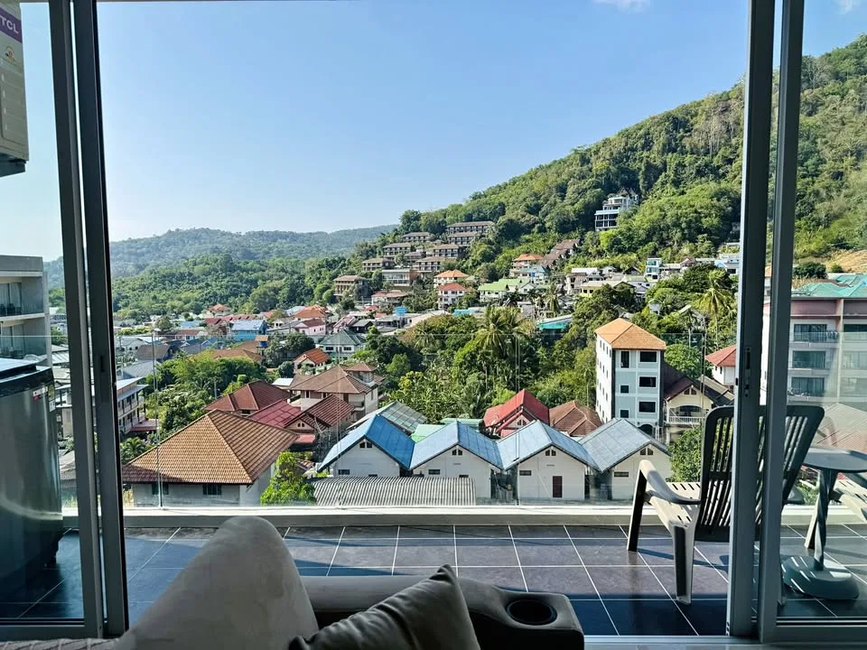 Просторная студия в Chic Condo, Карон