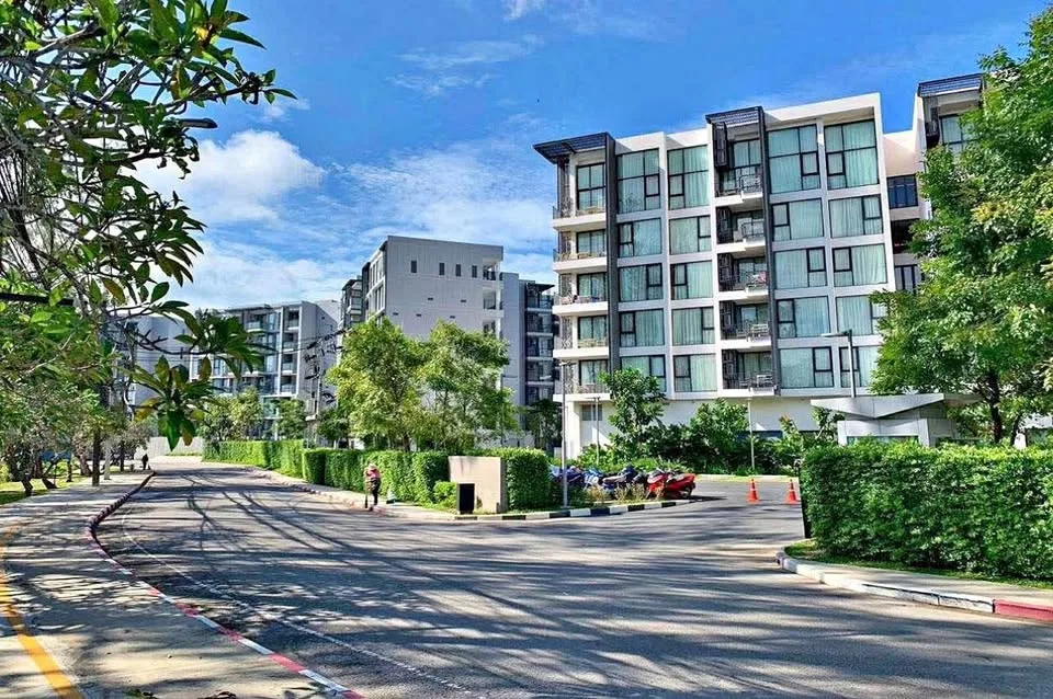 2-комнатная квартира с видом на море и озеро в Cassia Residences