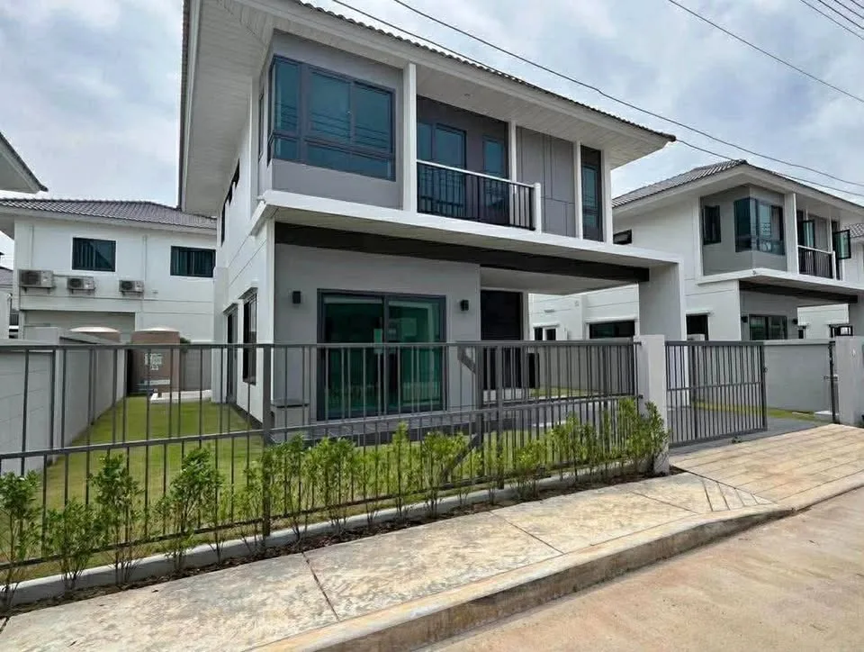 Вилла с 4 спальнями и 3 ванными в аренду в Supalai Lake Ville, Koh Kaew