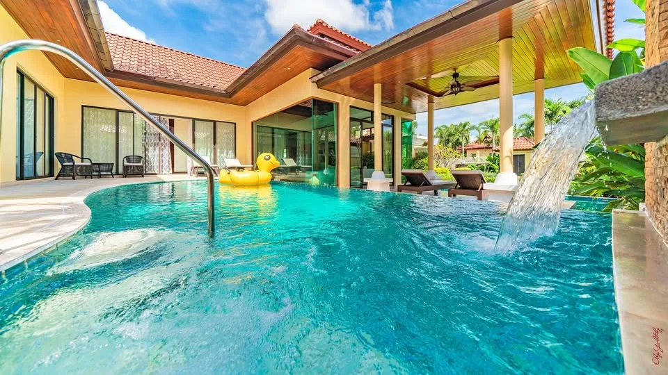 Вилла с 4 спальнями и садом рядом с Catch Beach Club, Банг Тао
