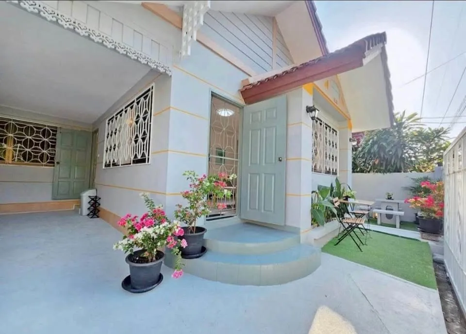 Вилла с 3 спальнями и 2 ванными в аренду в Wongchalerm Garden Ville