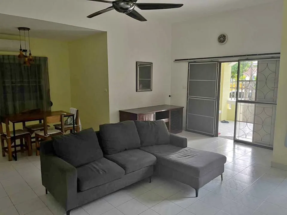 Вилла на 3 спальни и 2 ванные комнаты в аренду в Anuphas Golf View Village