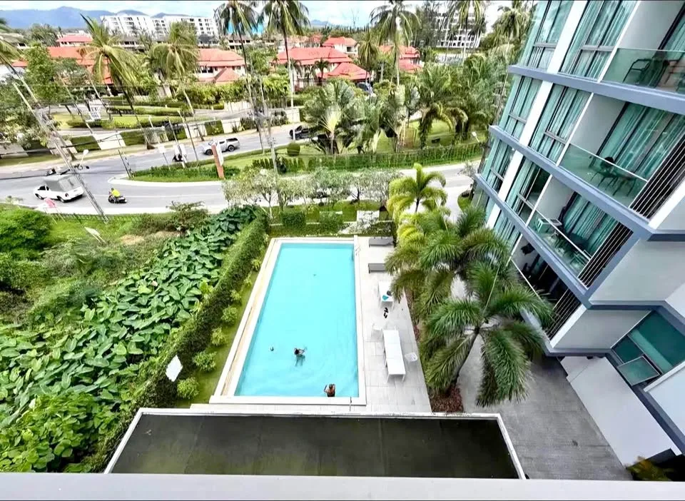 2-комнатная квартира с видом на бассейн в Oceanstone Condo Laguna