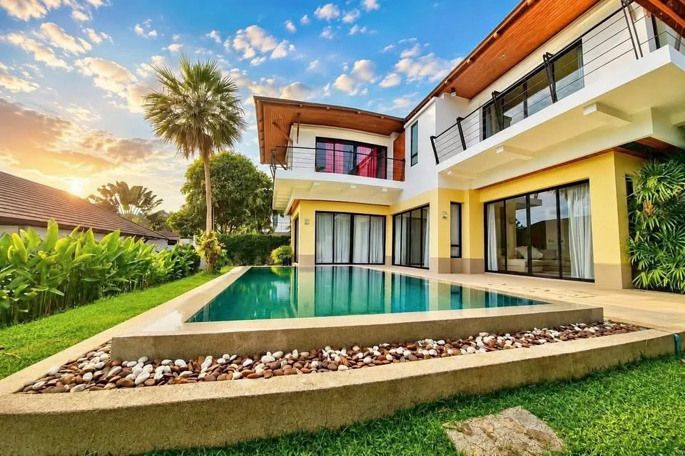 Отремонтированная вилла с 3 спальнями и частным бассейном в Loch Palm, Kathu