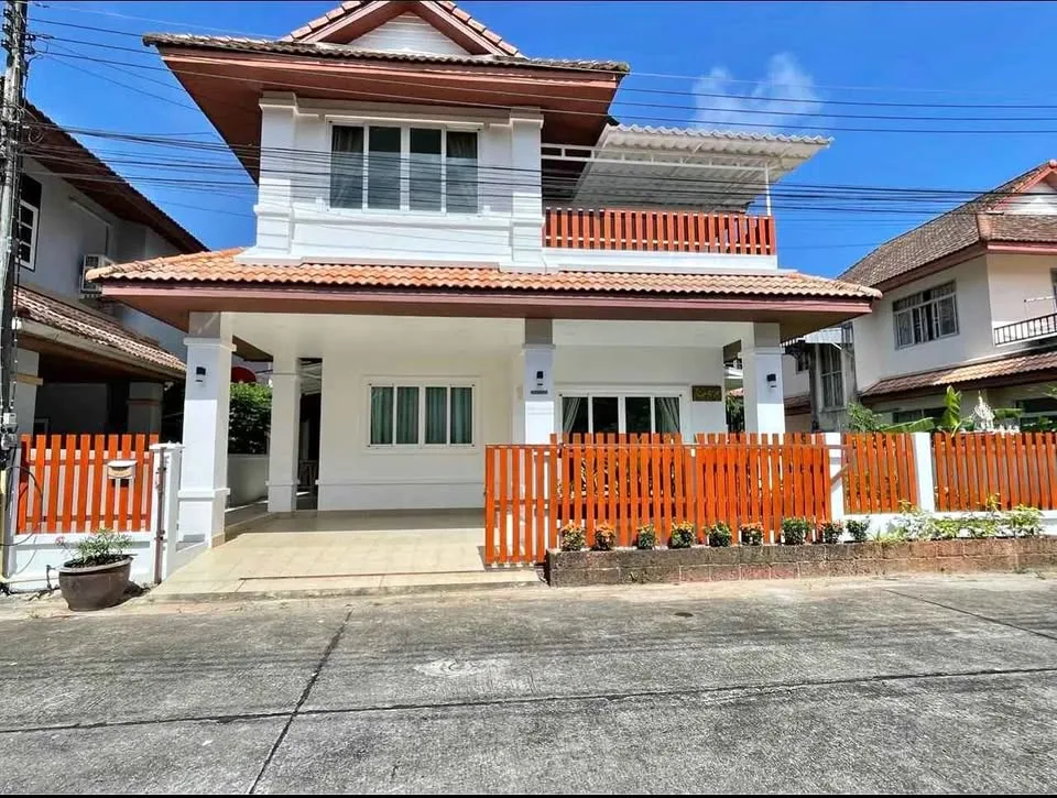 Просторный семейный дом с 4 спальнями в аренду в Panason Park View, Kathu