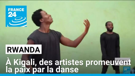 À Kigali, des artistes congolais et rwandais promeuvent la paix par la danse • FRANCE 24