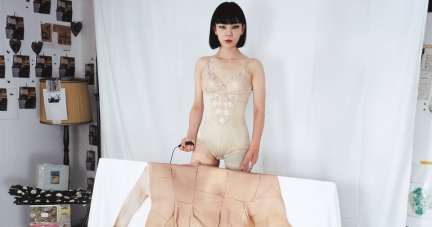 A la galerie Suzanne Tarasieve, Mari Katayama bien dans ses peaux