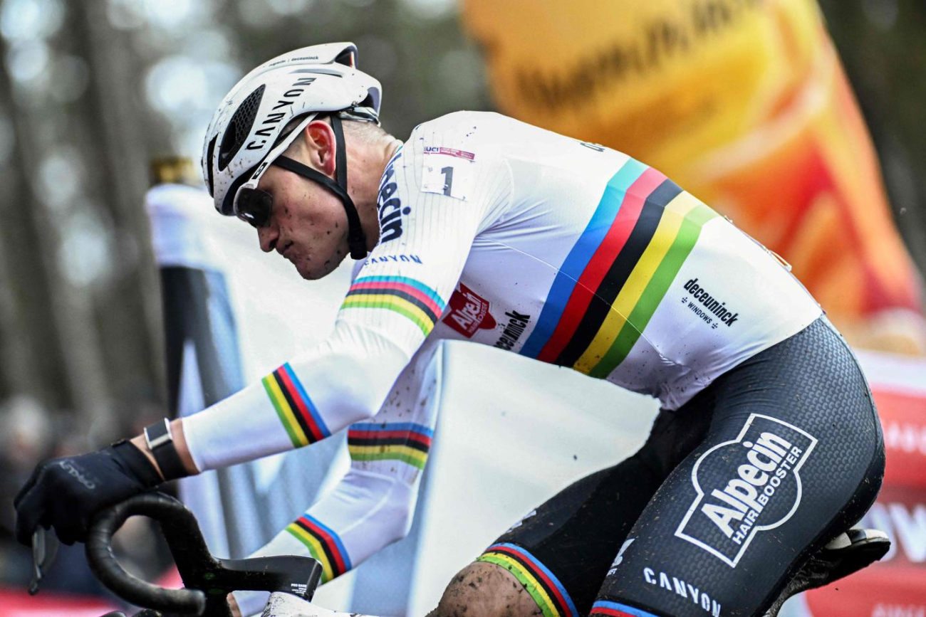 A Loenhout, Mathieu Van der Poel assoit sa domination sur le cyclo-cross