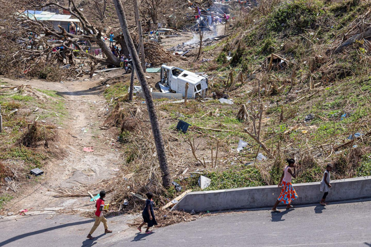 « A Mayotte, des enfants naissent, au statut juridique variable et complexe, et grandissent, scolarisés ou délaissés »