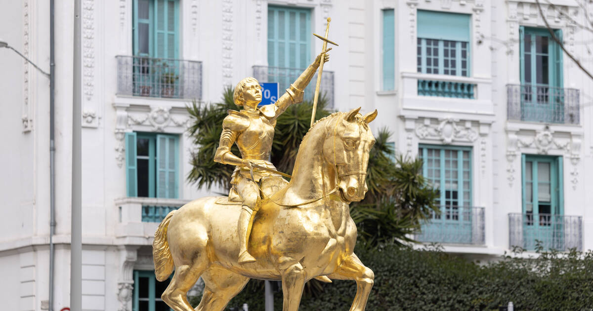 A Nice, Christian Estrosi, très à cheval sur sa statue de Jeanne d’Arc