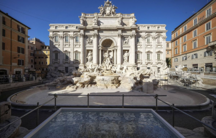 À Rome, la fontaine de Trevi remplacée par un « bain de pieds »