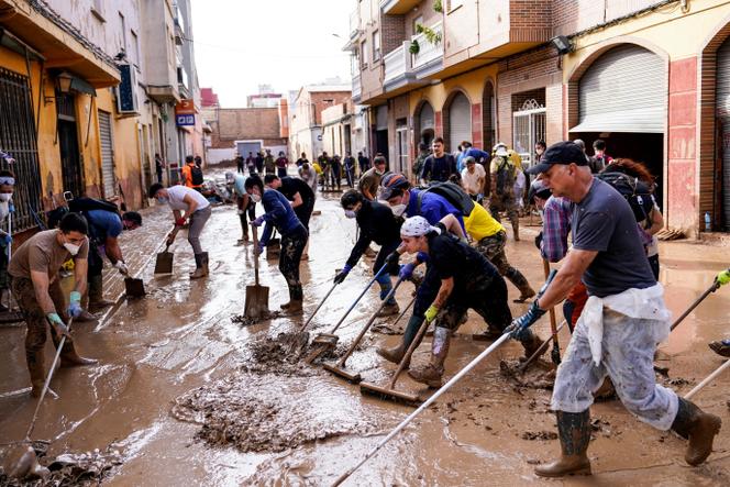 A Valence en Espagne, un ouvrier qui travaillait à la remise en état d’une école après les inondations meurt dans l’effondrement du toit