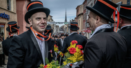 A Villefranche-sur-Saône, le défilé traditionnel réservé aux hommes fait des vagues : «Quand tu es une femme de 20 ans, tu regardes»