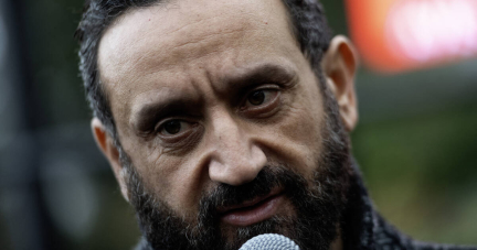 Accusée d’antisémitisme, La France insoumise retire une affiche ciblant Cyril Hanouna