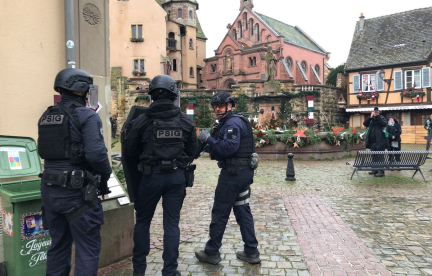 Alsace : « Rassurant », « triste aussi »... On a assisté à la (fausse) attaque terroriste sur un marché de Noël