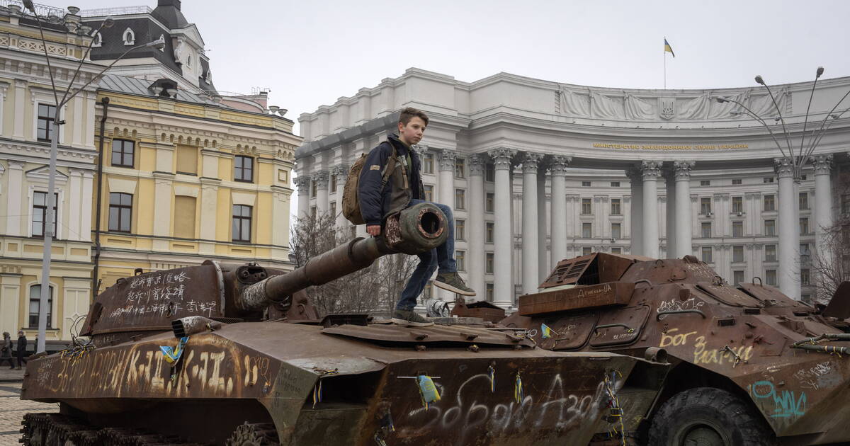 Altercation à la Maison Blanche : après l’affront de Trump, l’Ukraine fait front avec Zelensky