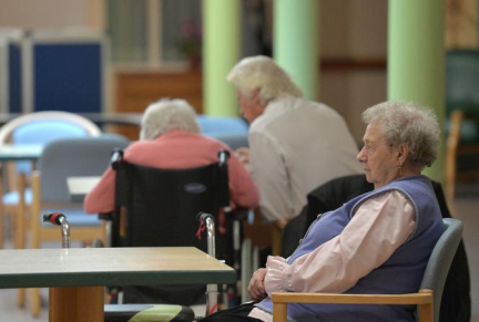 Alzheimer : l’Agence européenne des médicaments approuve un traitement réservé à certains patients