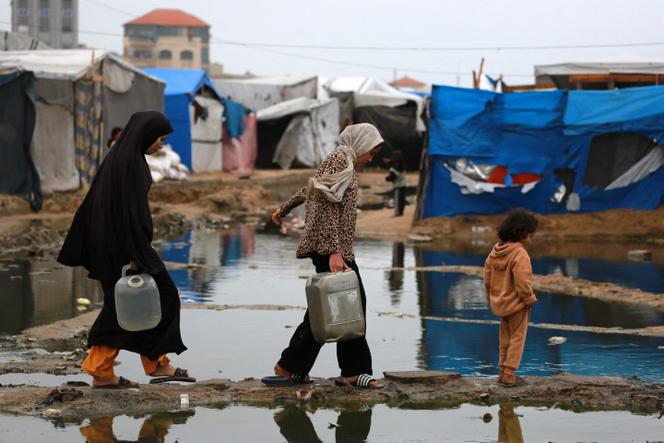 Après la trêve au Liban, les Gazaouis, accaparés par leur survie, espèrent un cessez-le-feu sans y croire