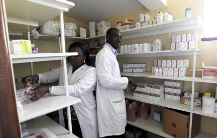 Au Kenya, les multiples bienfaits de la fabrication de médicaments