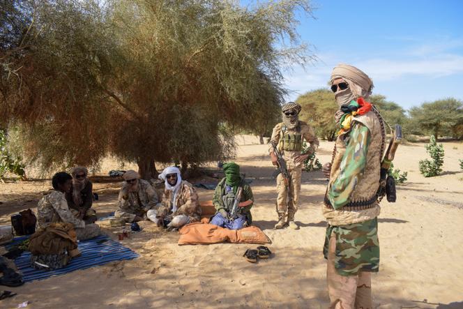 Au Mali, les chefs rebelles de l’Azawad s’unissent et subissent un bombardement mortel