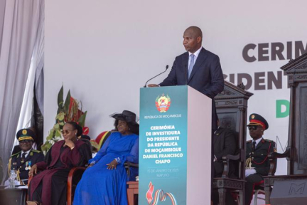 Au Mozambique, le président Daniel Chapo investi, la crise post-électorale se poursuit