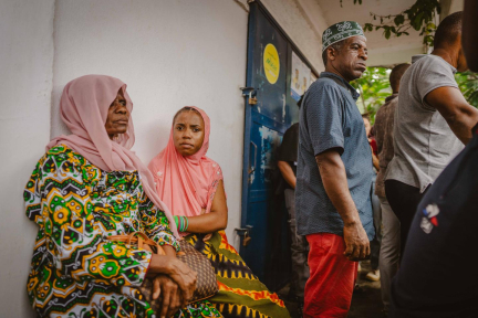 Aux Comores, impatience et colère face à la lenteur de l’acheminement de l’aide vers Mayotte