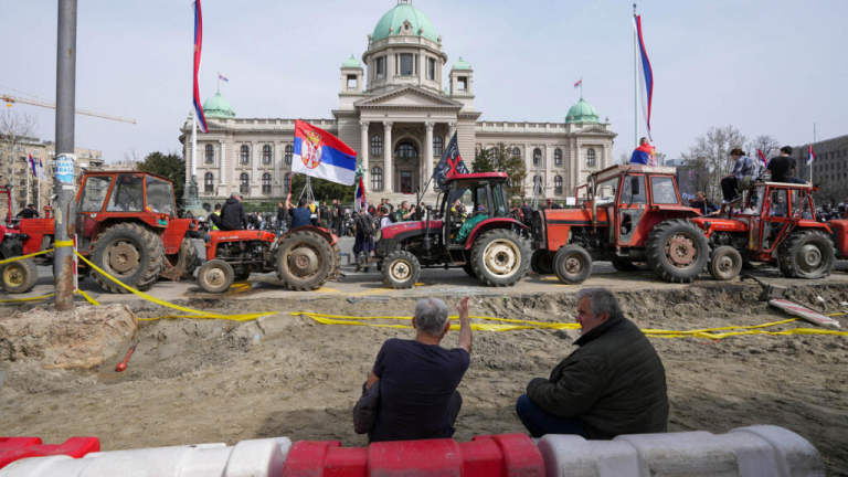 Belgrade on edge as anti-government protesters converge on Serbian capital