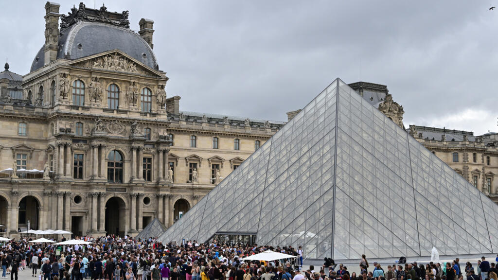 Boss of Paris' Louvre says hot, leaky, crowded museum needs renovation