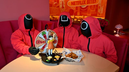 "Bridgerton Tea", "Stranger Wings"... Avec Netflix Bites, le géant du streaming mise sur la restauration immersive