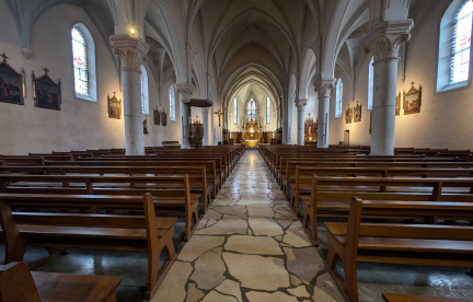 Brive : Un homme nu, armé d'un couteau, abattu par la police dans une église