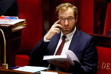 Budget de la Sécurité sociale : le ministre de l’économie, Antoine Armand, marque son soutien aux entreprises