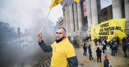 «Ça fait du bien d’exprimer sa rage» : des agriculteurs de la Confédération paysanne mènent une action surprise à Paris contre le Mercosur