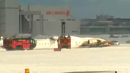 Canada: un avion de la compagnie Delta Airlines s'écrase à l'aéroport de Toronto, plusieurs blessés